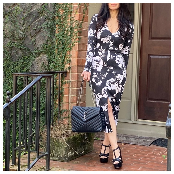 Dresses & Skirts - ✨LAST ONE✨Beautiful bodycom midi dress